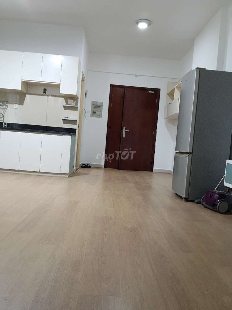 Rent Sunview Town Hiệp Bình Phước, face the lead market.
