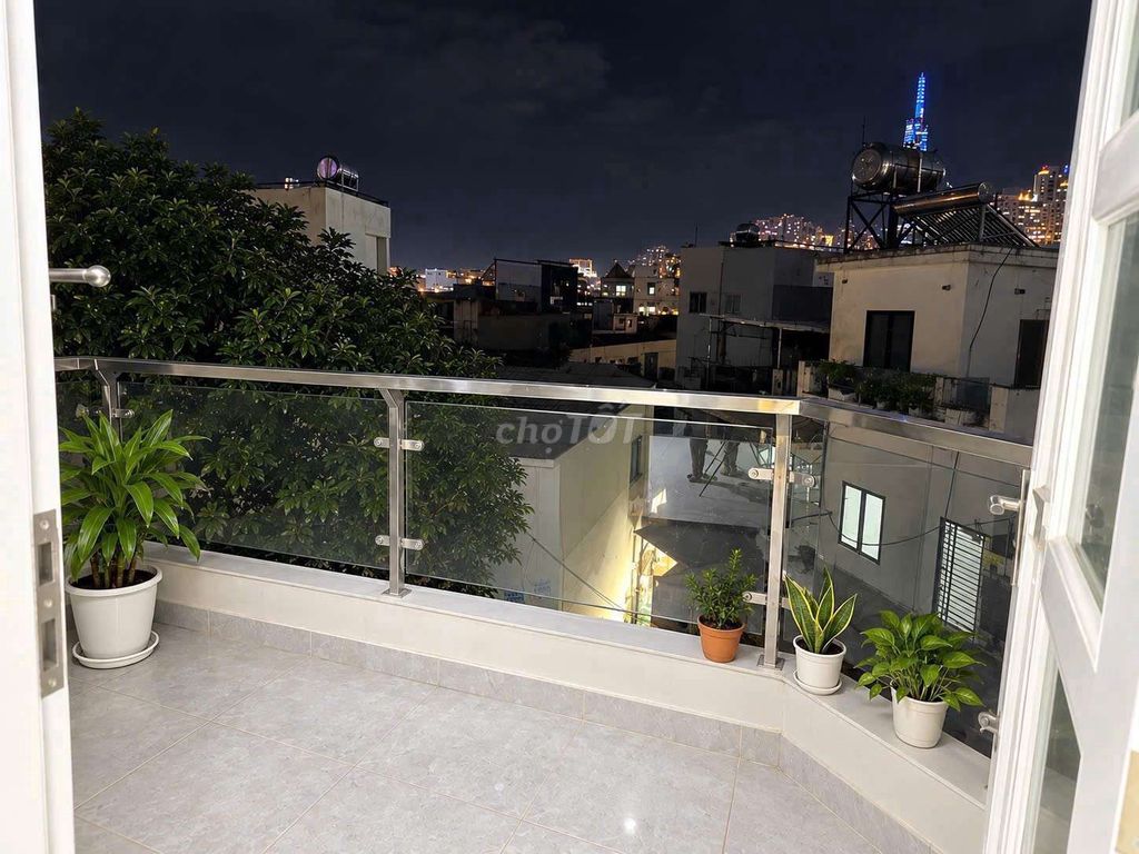 Rent Tân Cảng-- Near Landmark 81, near District 1.