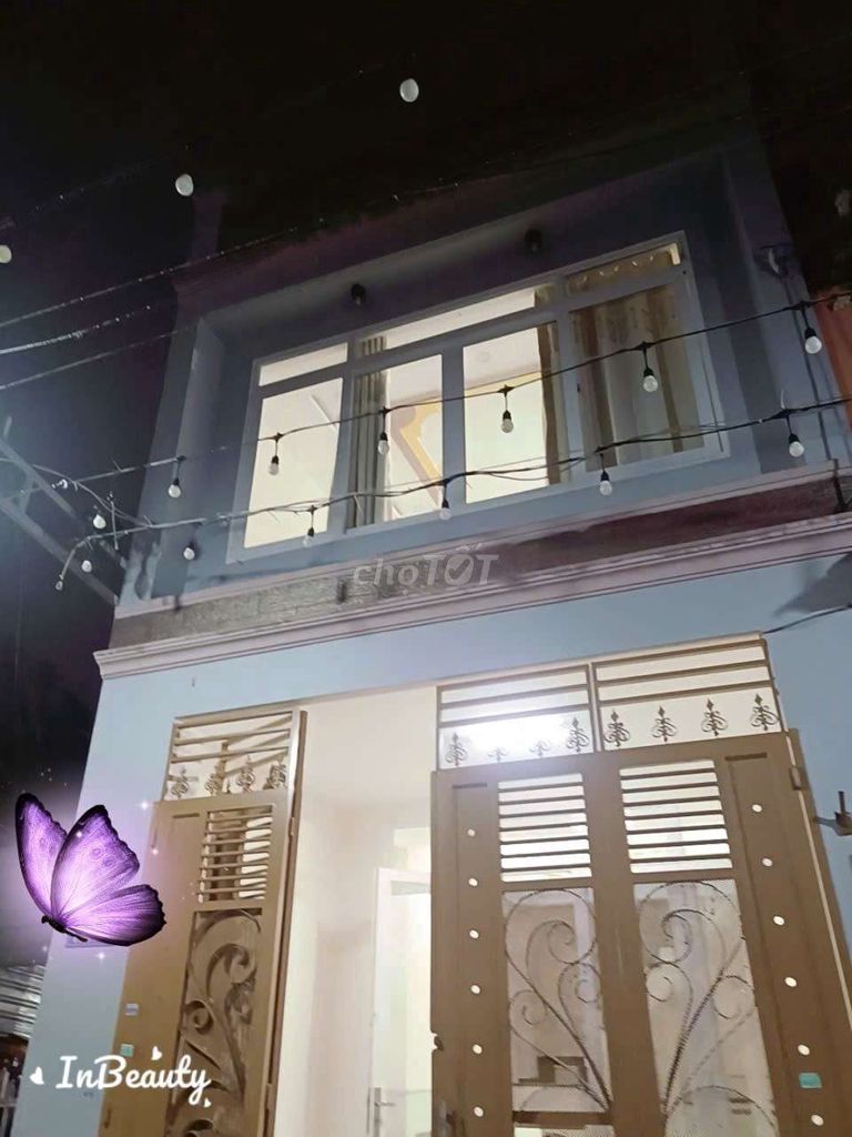 Four bedrooms. Near the Wings of Wu Wu.
