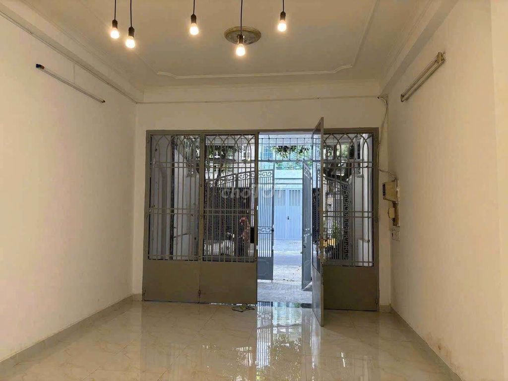 Cash on Chu Văn An-four bedrooms-- 20 million.