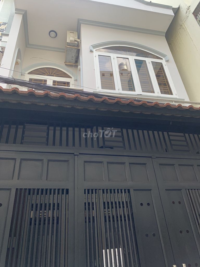 8th District, 2 stories, 2 bedrooms-- 11.5 million a month.