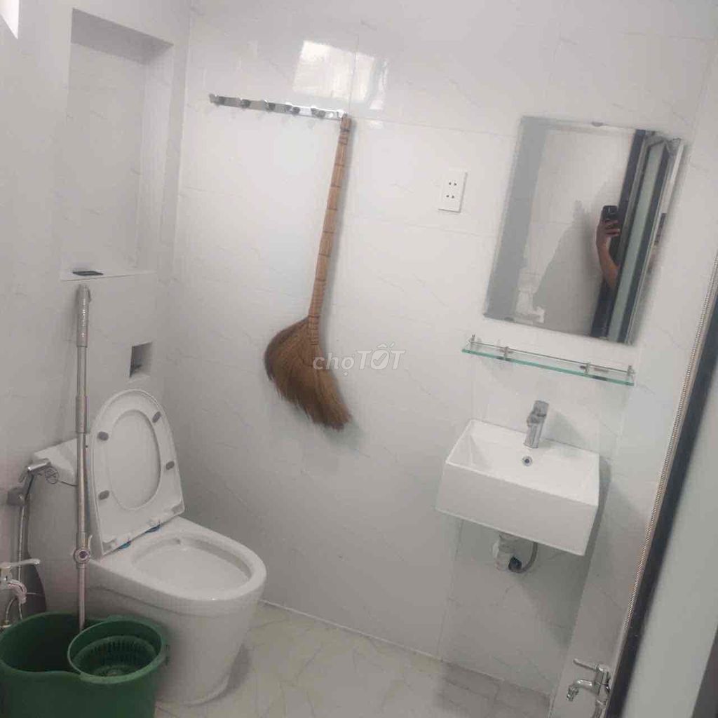 A new house for free doesn't charge a month.