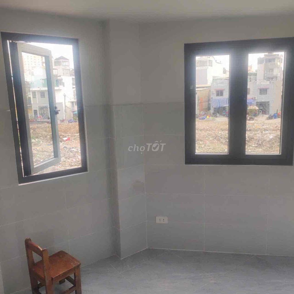 A new house for free doesn't charge a month.