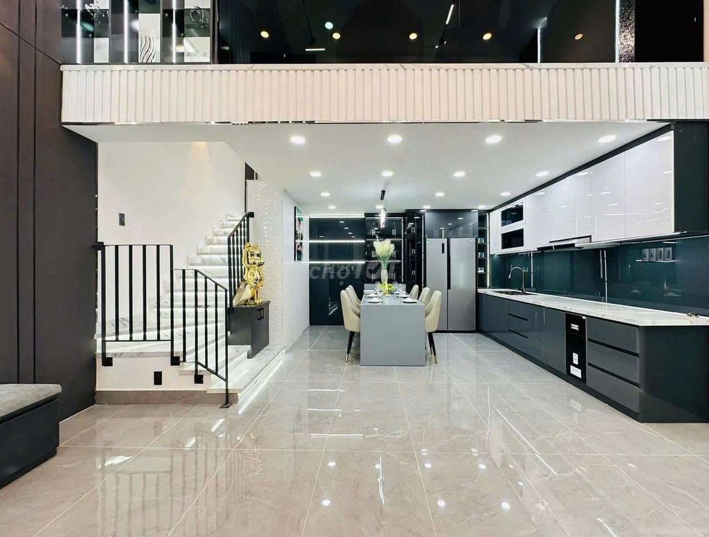 Rent the entire Super-Major Three Beds, Full DI, Qq02014 Gò Vấp