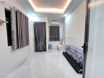 For the new house that built the L-car alley, 3rd,2 bedrooms, air conditioning, 10 million dollars.