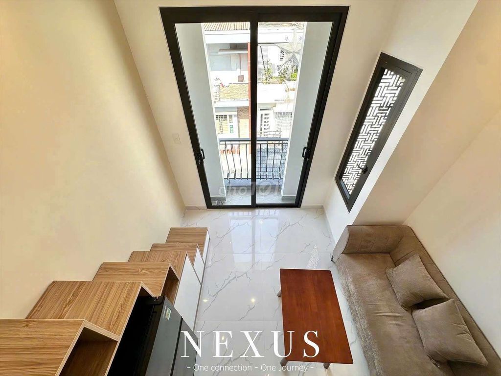 100 percent -- balcony, full interior window, Nguyễn Ảnh Thủ.