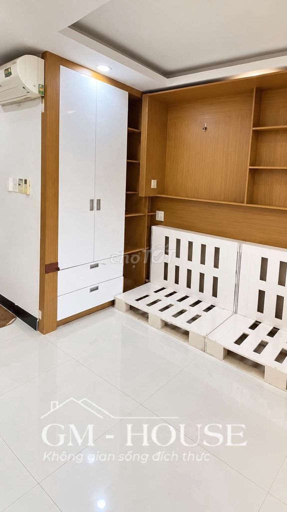 The apartment is 30 meters, the balcony, Full Seven, right at Đặng Thùy Trâm.