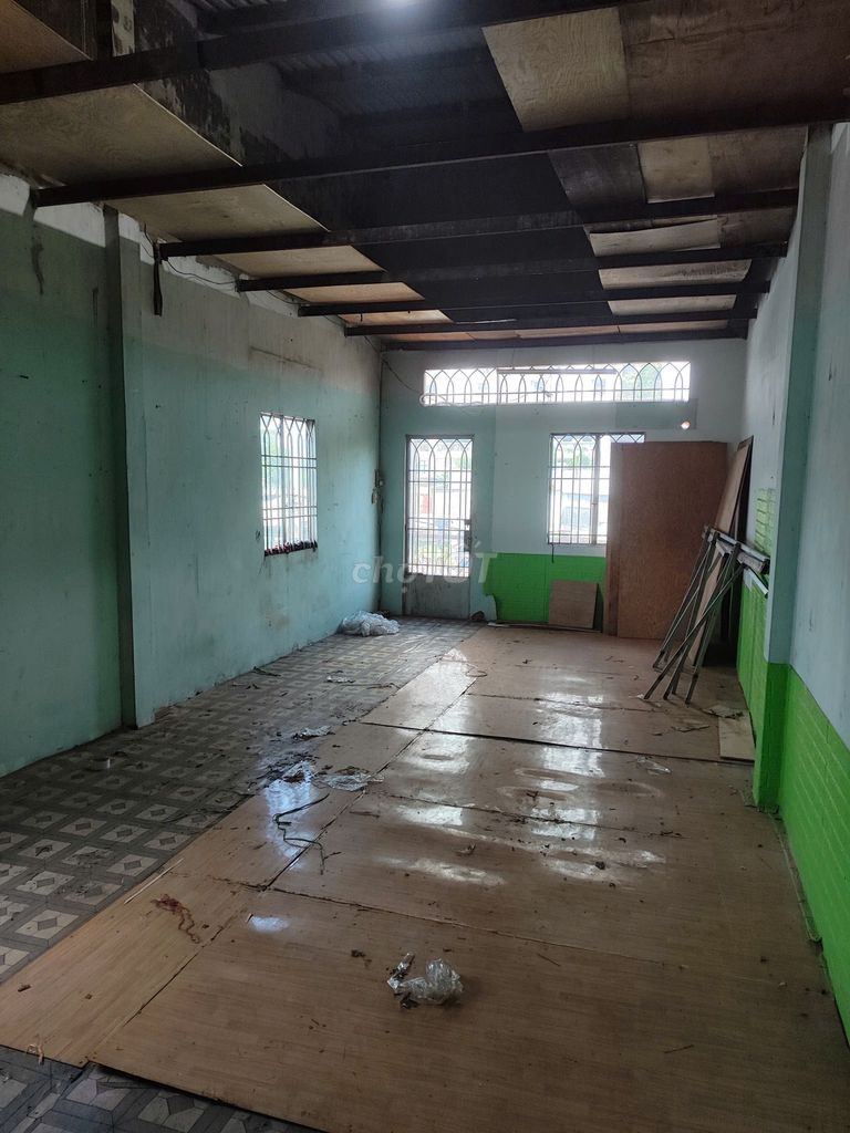 Rent a warehouse or a house