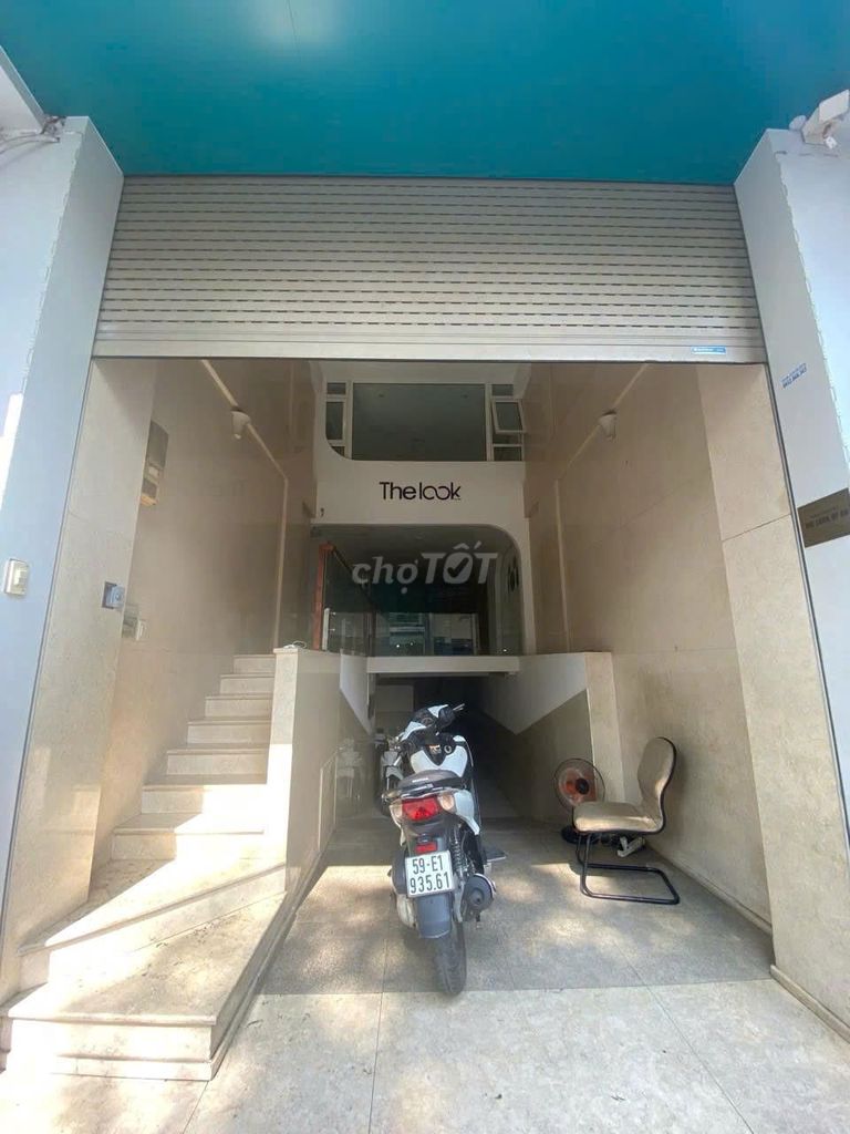 rent an area: 4 X20 M Nguyễn Công Trứ, ph Nguyễn Thái Bình District 1