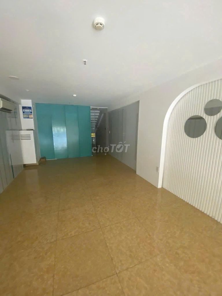rent an area: 4 X20 M Nguyễn Công Trứ, ph Nguyễn Thái Bình District 1
