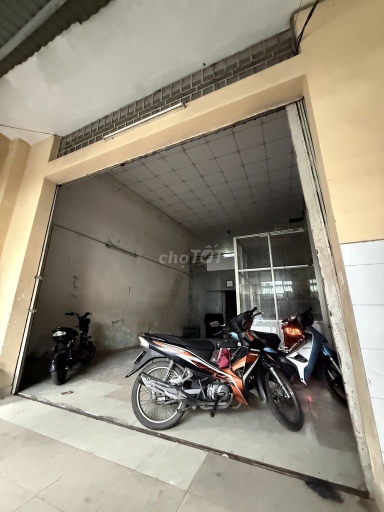 Rent the warehouse, 200 meters Trung Mỹ Tây 3, District 12, 12 million vnd/th.