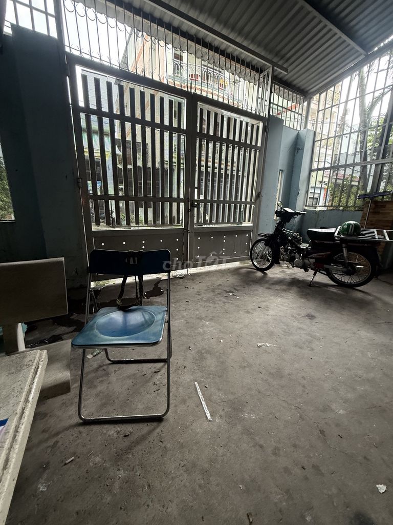 Rent the warehouse, 200 meters Trung Mỹ Tây 3, District 12, 12 million vnd/th.