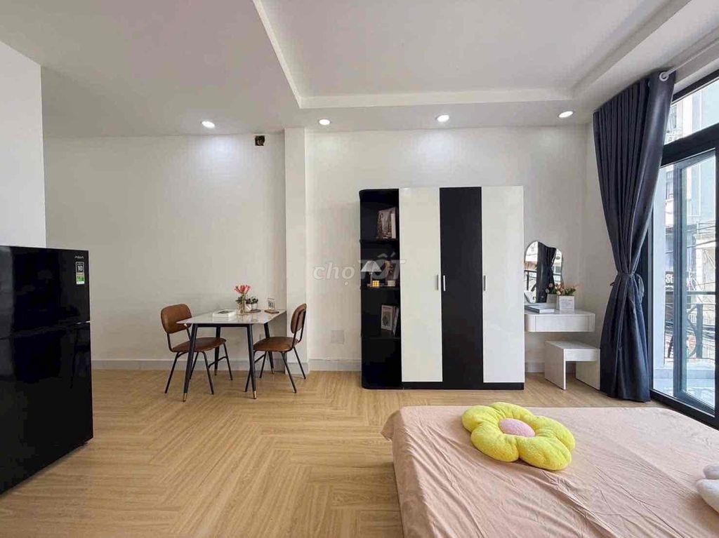 We'll have a full house full of furniture near Lê Văn Sỹ District 3.