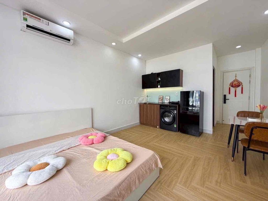 We'll have a full house full of furniture near Lê Văn Sỹ District 3.