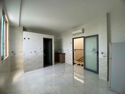 Get Studio the Wyden Worple Windows Hive - Cold Machines, Photo-Cold House