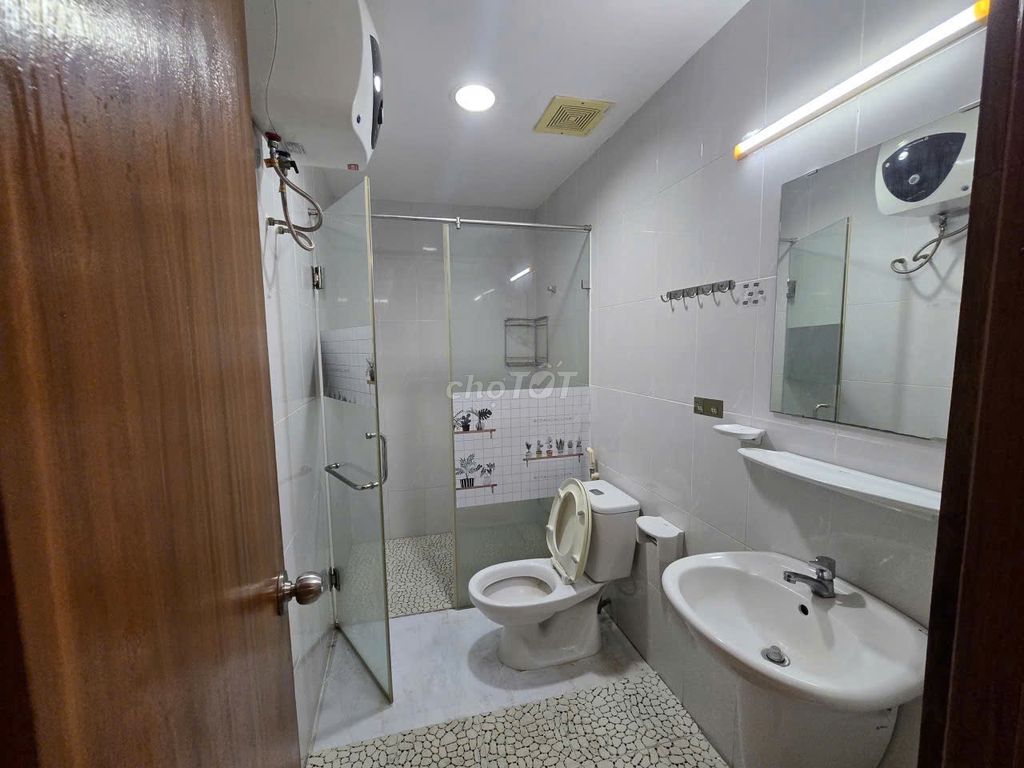 Lữ Gia Plaza-Thirst 11 Corner 2 Acts Department 109 meters2, 3 bedrooms cost 14 million a month Full interior