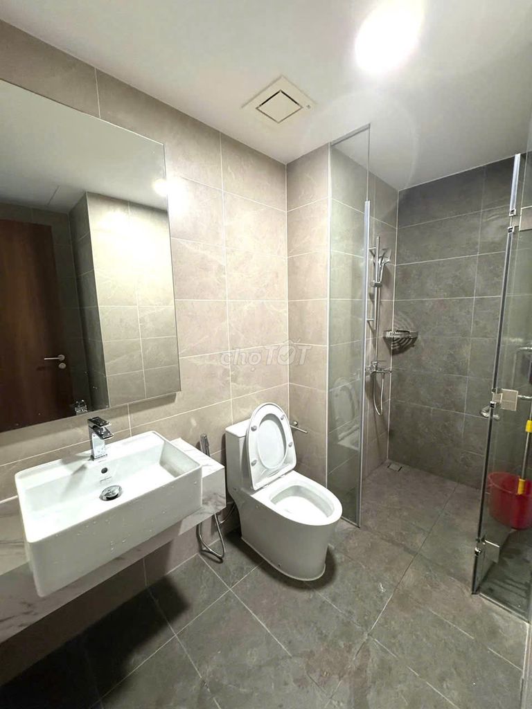 The square 95 m2 has 3 p sleeping 2 toilets, C/C Carillon 1, Tân Bình for 17 million a month