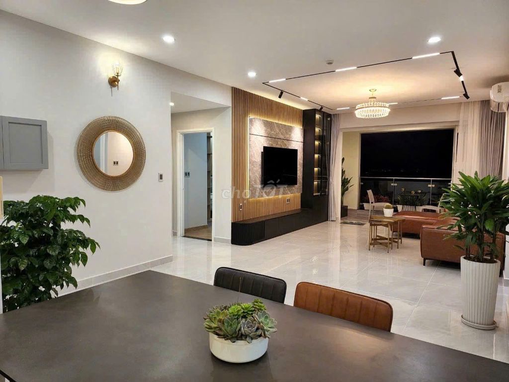 The square 95 m2 has 3 p sleeping 2 toilets, C/C Carillon 1, Tân Bình for 17 million a month