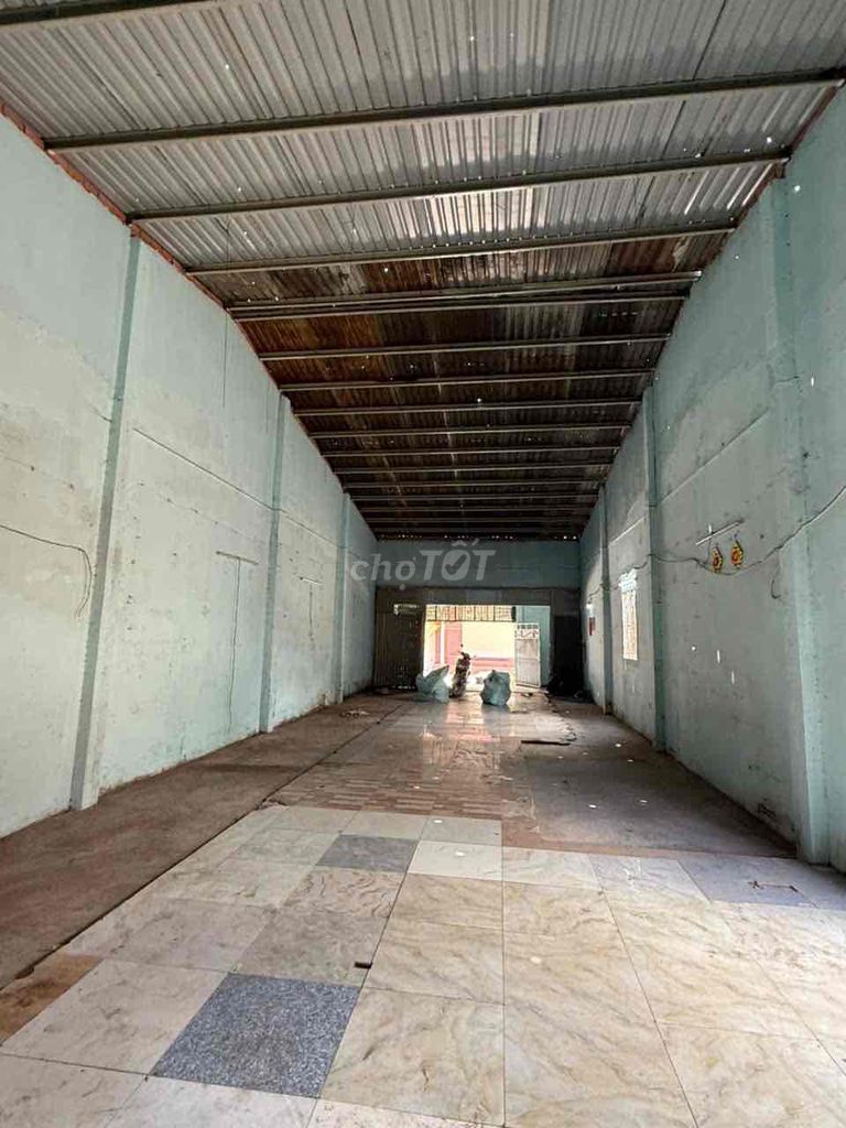 Rents 16 million 6 x25 storage for An Dương Vương An Lạc repositories