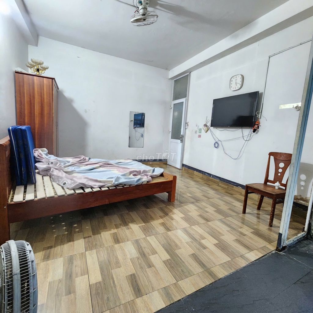 Rent Mã Lò, 30 meters2, Full interior, only 3 million a month.