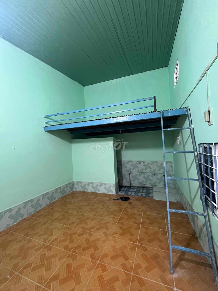 We'll have to rent out a room with Bình Thạnh.