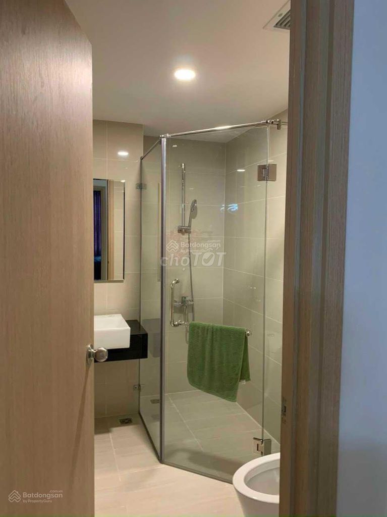 Need to rent a Âu Cơ Tower apartment, area: 98 meters two, three bedrooms, two toilets, ntc