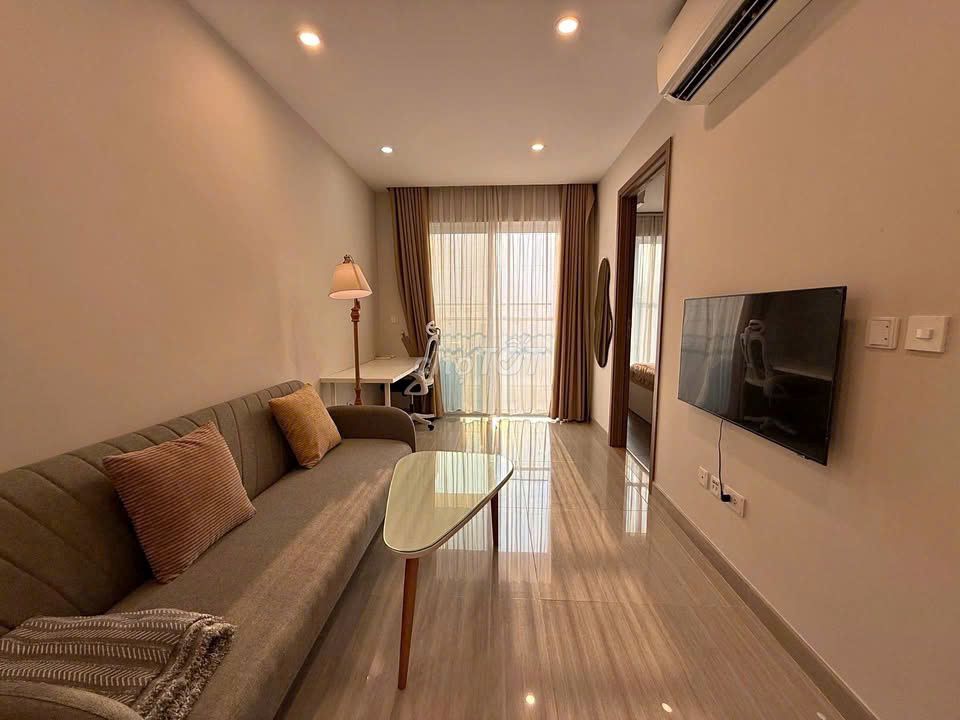 Rent C/c Sky Center, 16 Phổ Quang for renting 3 bedrooms at 18 million a month.