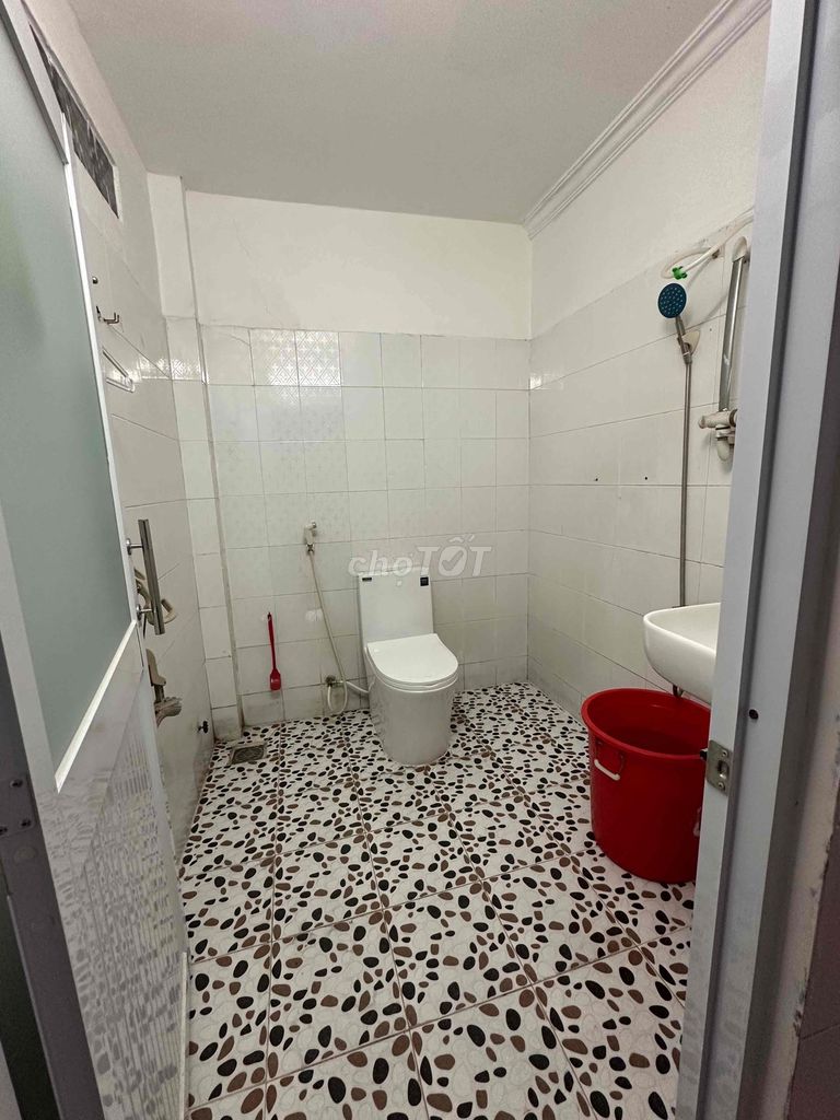 Rent h8 m Ni Sư Huỳnh Liên-710 Tân Bình. area: 4 m5 x 25 meters per floor