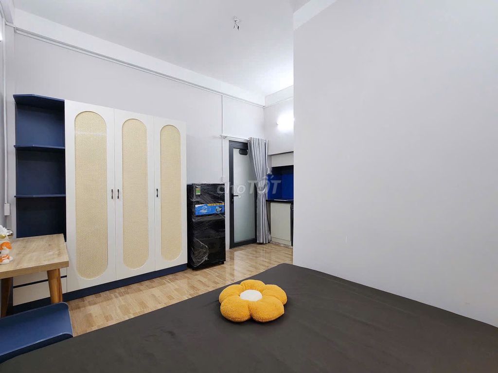 The rented room near the University of Huflit District 10 near the Seven Goods Funky Stadium.