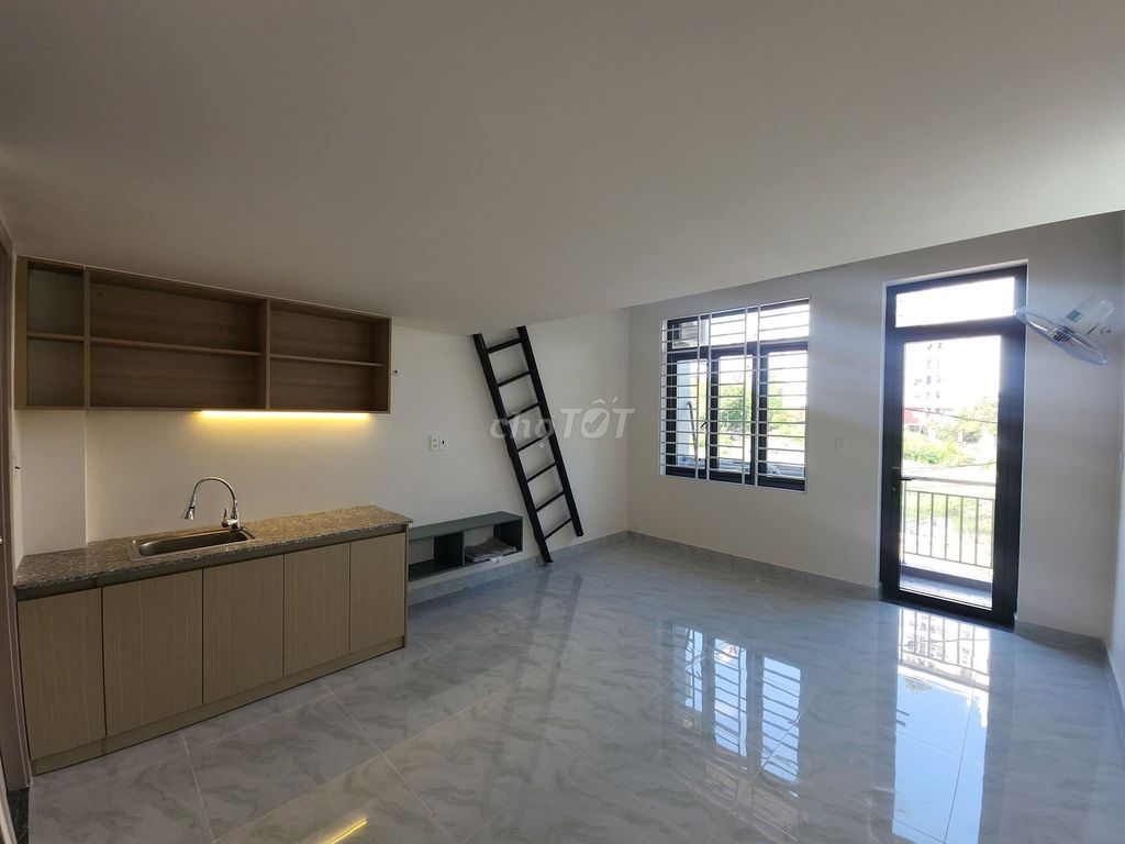 Rooms with attics, high-end furniture, cool balcony, first floor.