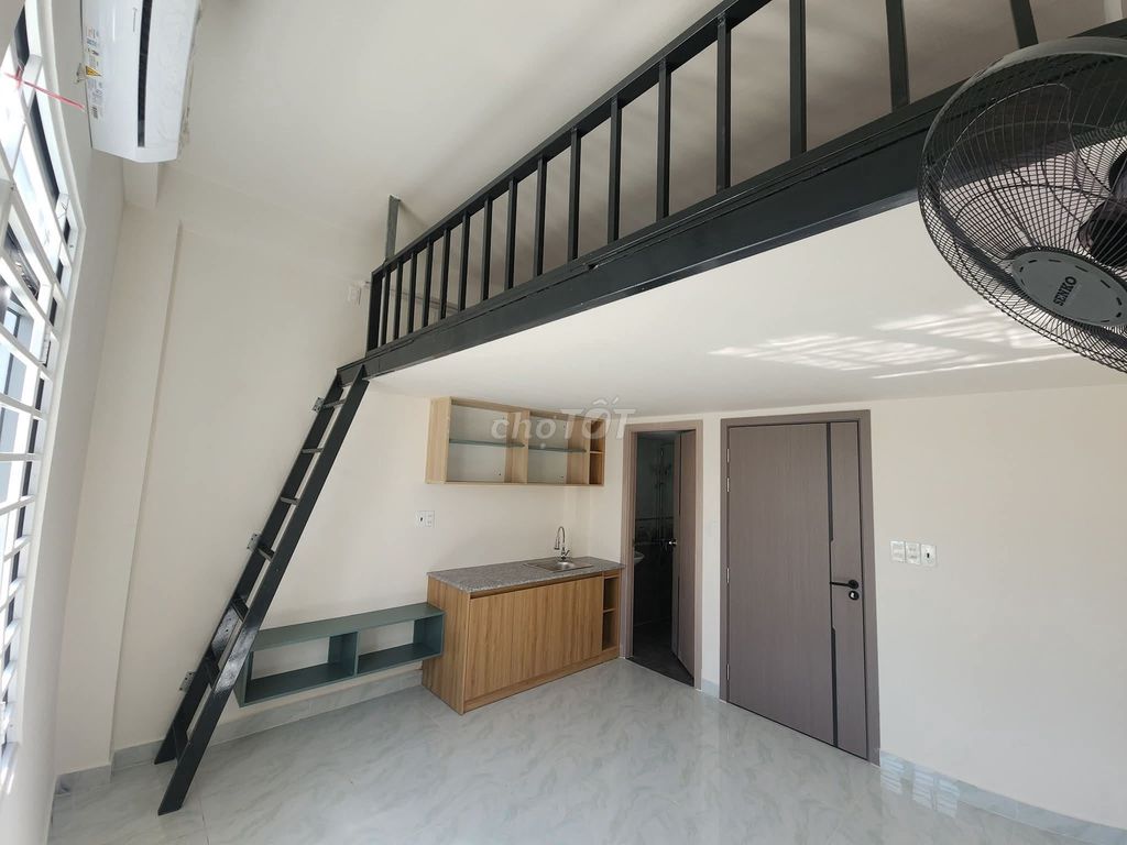 Rooms with attics, high-end furniture, cool balcony, first floor.