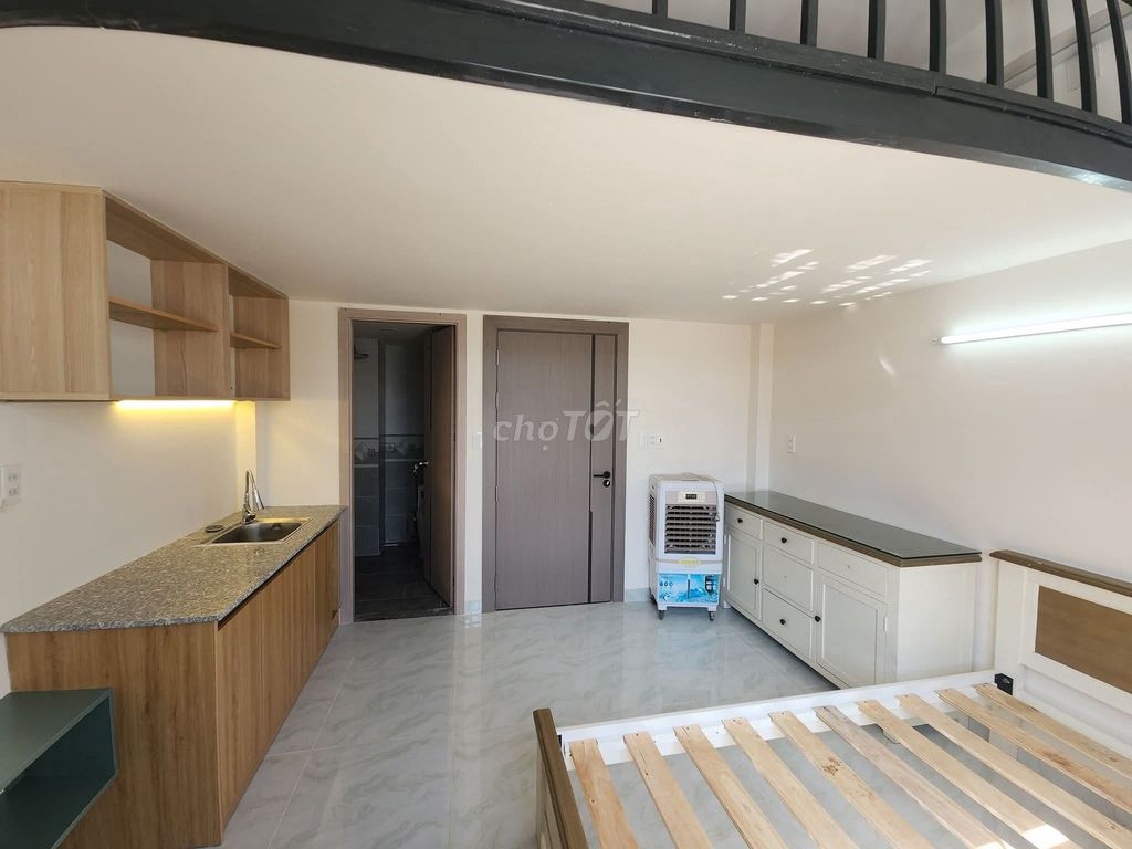 Rooms with attics, high-end furniture, cool balcony, first floor.