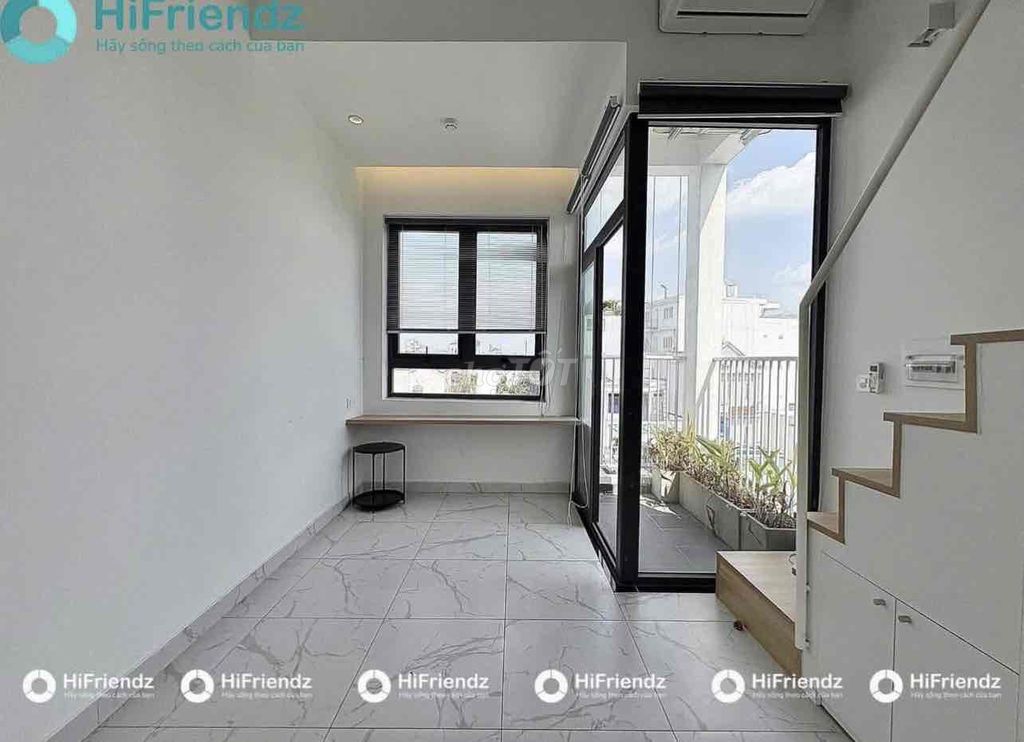 To rent hotel rooms. The new balconies are open. Good price.