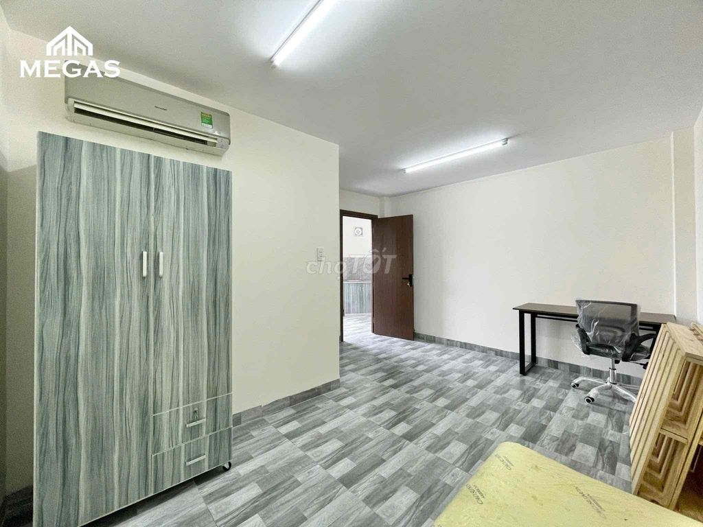Rent the apartment. Two bedrooms. Full furniture, third floor.