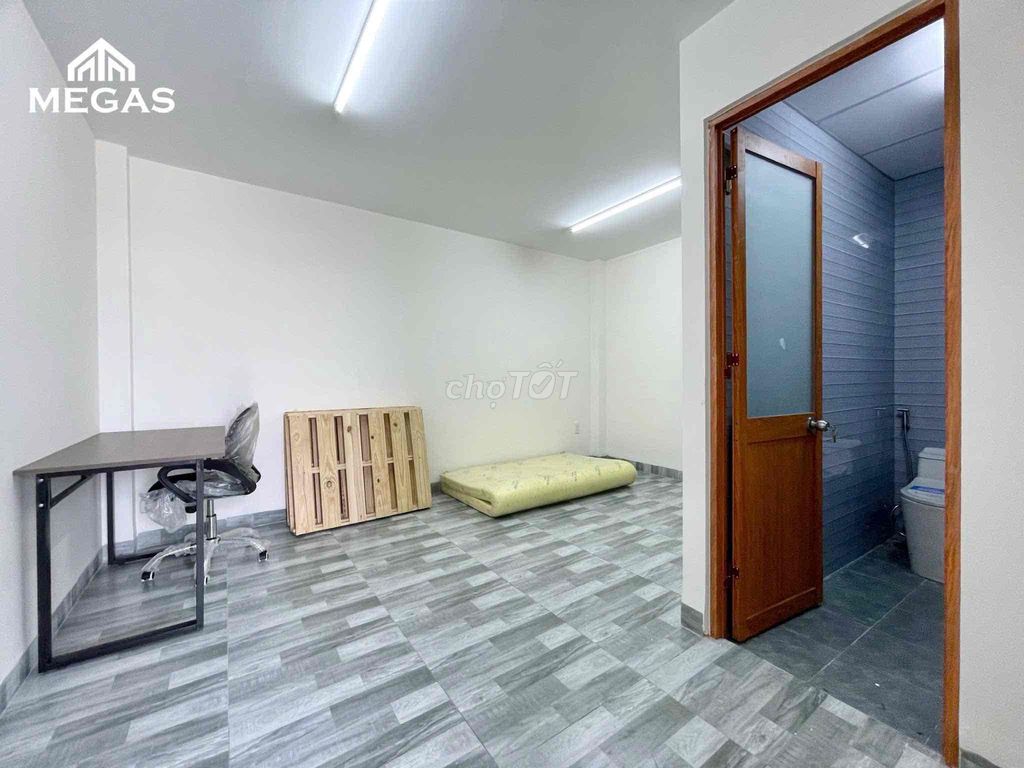Rent the apartment. Two bedrooms. Full furniture, third floor.