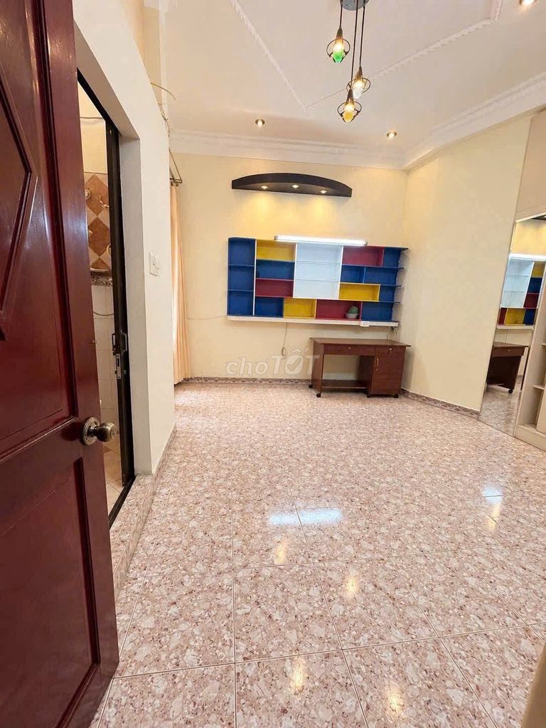 A 5-11-yard rental house, 86/4 German/Scar alley, 4th floor bedroom, 19 million refrigerators.