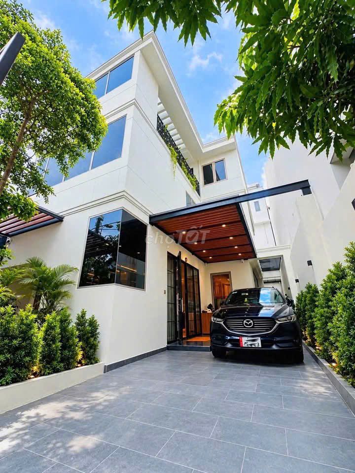 Rent a mini-driving garage in 216 A Trần Quý Khoách, P.Tân Định, District 1.