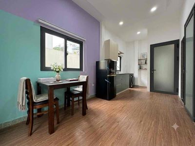 The two bedrooms are right near the Viettel building, democratic circle, via District 1.