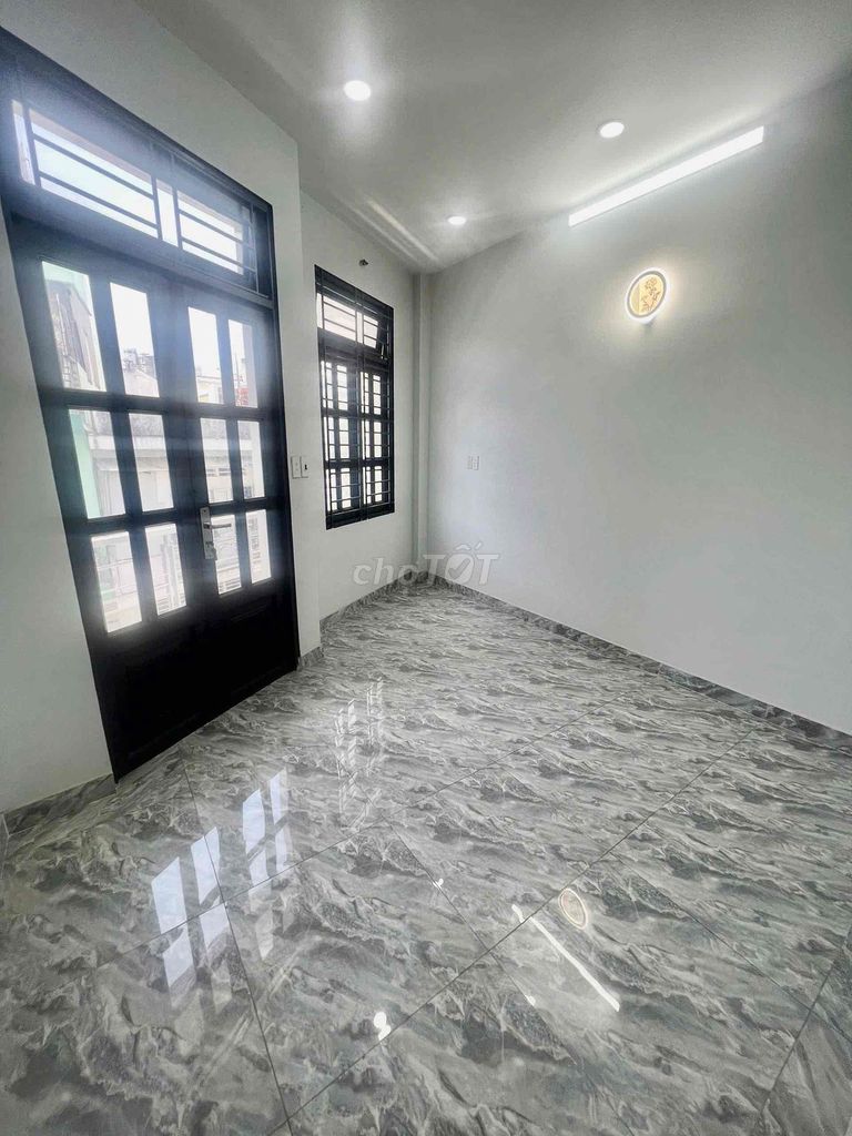 4 x 7 meters 1 x 0-2 + 2 floors [2 3 toilets] Lạc Long Quân