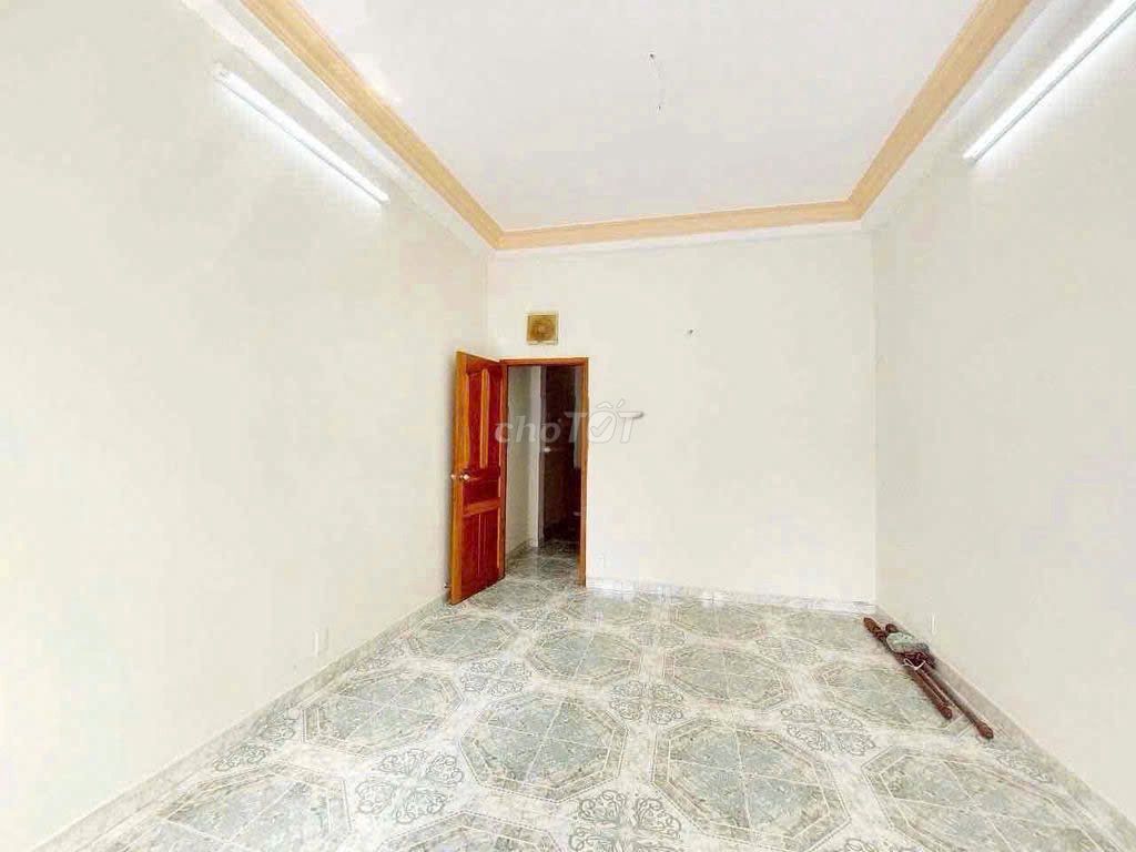 Renting an alleyhouse 286/24 Tô Hiến Thành, District 10 – 5 bedroom - 22 million