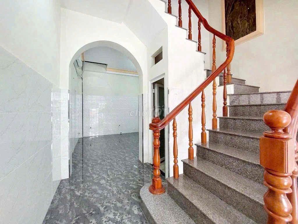Renting an alleyhouse 286/24 Tô Hiến Thành, District 10 – 5 bedroom - 22 million