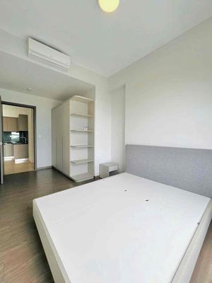 Corner 3 Bedroom; Full bed; It'll be right there. Only 9.5 million a month.