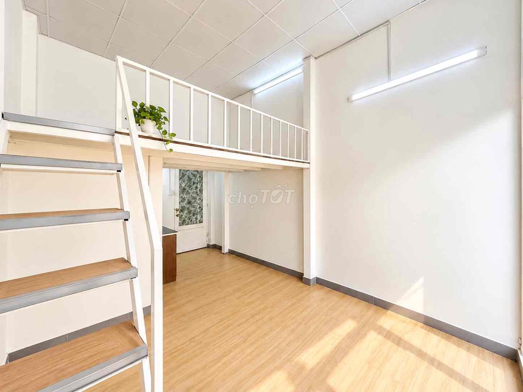 The super-split balcony room is at the same time