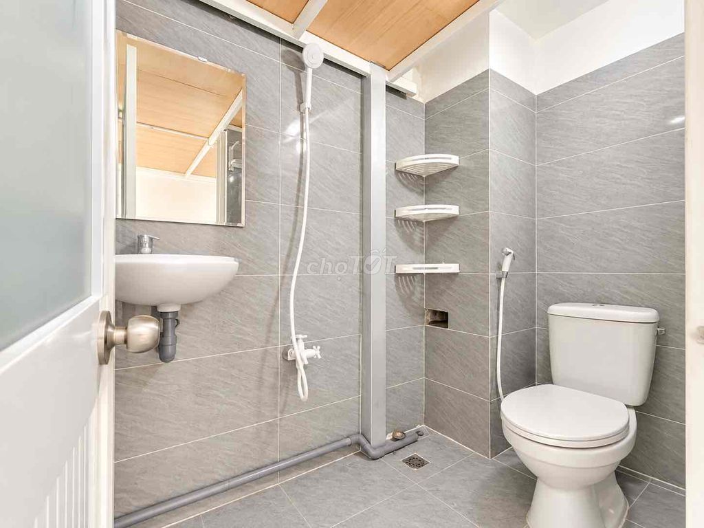 The super-split balcony room is at the same time