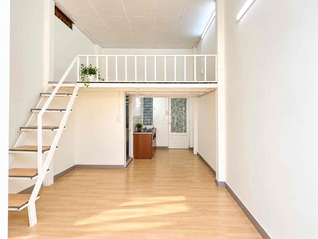 The super-split balcony room is at the same time