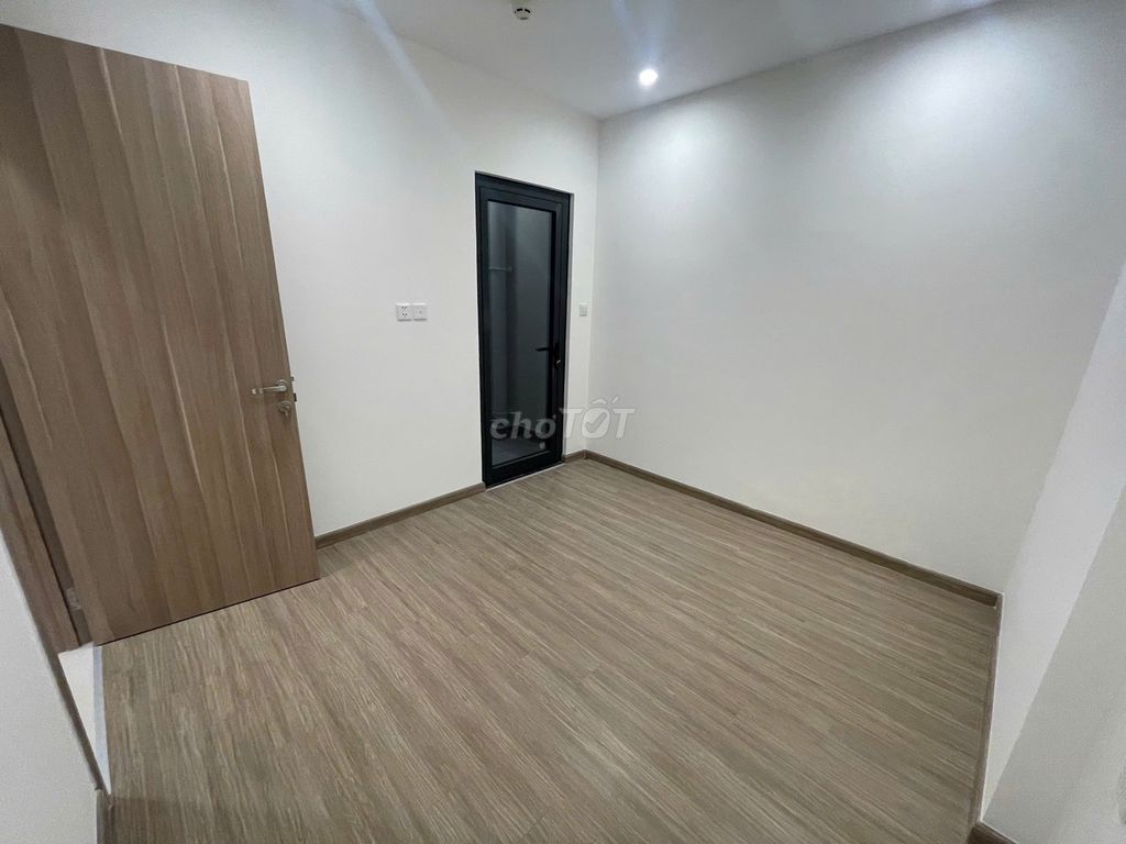 Rent a two bedroom-- two S7.02 toilets for only 6.2 million a month.
