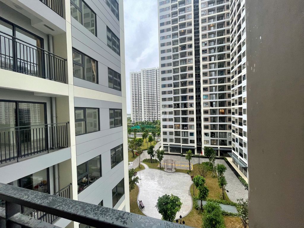 Rent a two bedroom-- two S7.02 toilets for only 6.2 million a month.