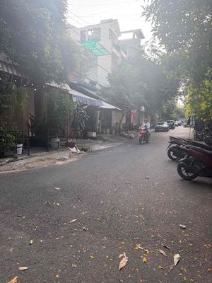 Fourth degree car alley 5 x 18 in the Royal Court
