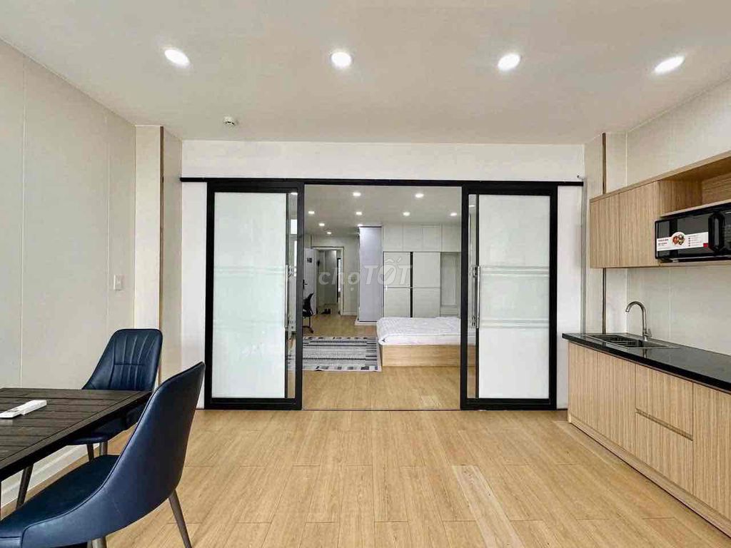 The Studio's House of the Window / Balcon Full interiors 1 Suscendance of 9 million a month