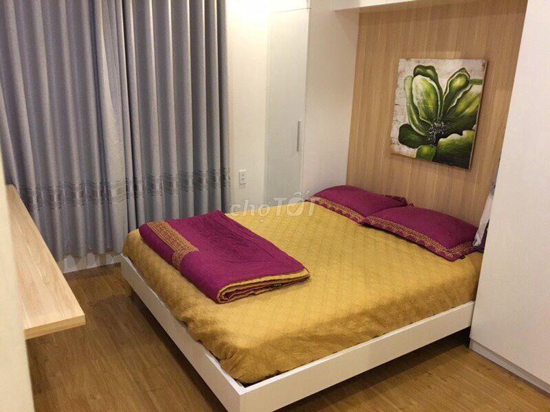 Rent Hoàng Anh Thanh Bình apartment with interiors for 11 million a month.